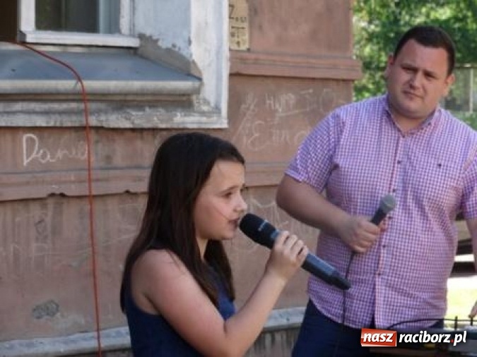 Zdjęcie w galerii na portalu naszraciborz.pl: Obchody IX Metropolitalnego Święta Rodziny w MDK-u wiadomości z regionu