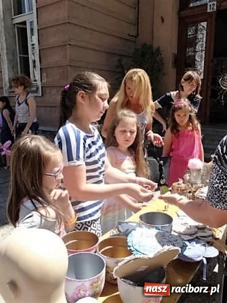 Zdjęcie w galerii na portalu naszraciborz.pl: Obchody IX Metropolitalnego Święta Rodziny w MDK-u wiadomości z regionu