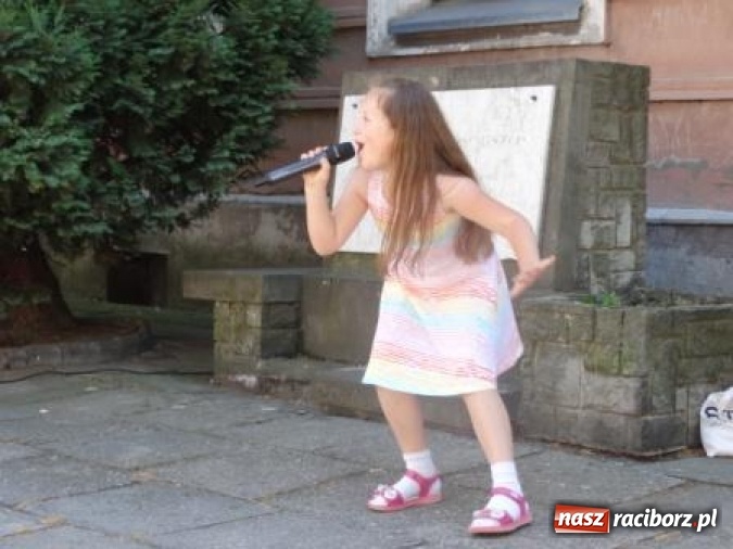 Zdjęcie w galerii na portalu naszraciborz.pl: Obchody IX Metropolitalnego Święta Rodziny w MDK-u wiadomości z regionu