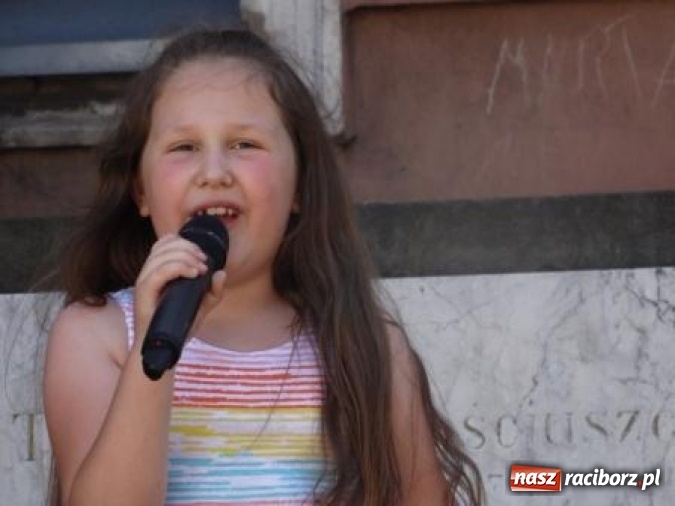 Zdjęcie w galerii na portalu naszraciborz.pl: Obchody IX Metropolitalnego Święta Rodziny w MDK-u wiadomości z regionu