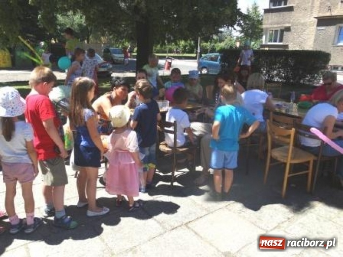 Zdjęcie w galerii na portalu naszraciborz.pl: Obchody IX Metropolitalnego Święta Rodziny w MDK-u wiadomości z regionu