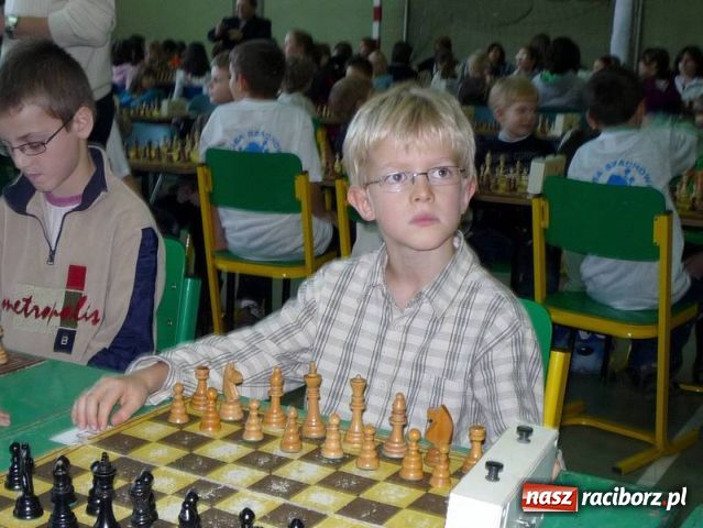 Zdjęcie w galerii na portalu naszraciborz.pl: Indywidualne i drużynowe Mistrzostwa Śląska w szachach szybkich juniorów wiadomości z regionu