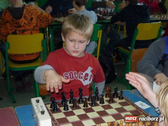 Zdjęcie w galerii na portalu naszraciborz.pl: Indywidualne i drużynowe Mistrzostwa Śląska w szachach szybkich juniorów wiadomości z regionu