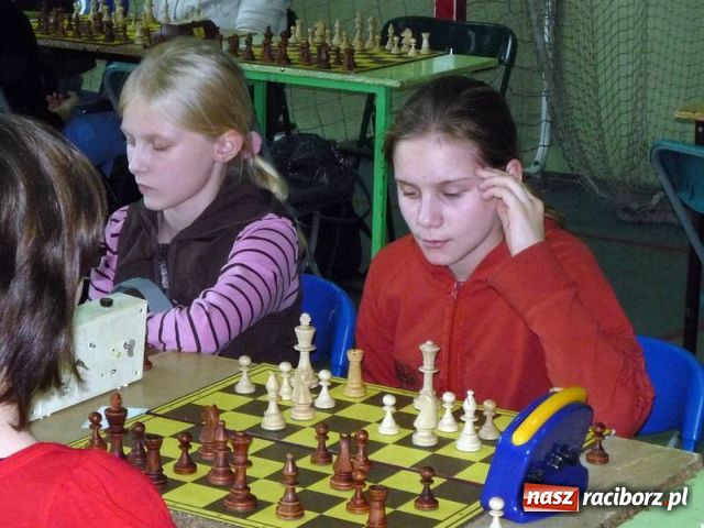 Zdjęcie w galerii na portalu naszraciborz.pl: Indywidualne i drużynowe Mistrzostwa Śląska w szachach szybkich juniorów wiadomości z regionu