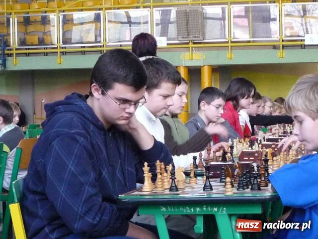 Zdjęcie w galerii na portalu naszraciborz.pl: Indywidualne i drużynowe Mistrzostwa Śląska w szachach szybkich juniorów wiadomości z regionu