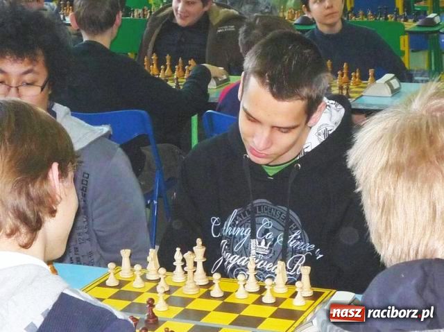 Zdjęcie w galerii na portalu naszraciborz.pl: Indywidualne i drużynowe Mistrzostwa Śląska w szachach szybkich juniorów wiadomości z regionu