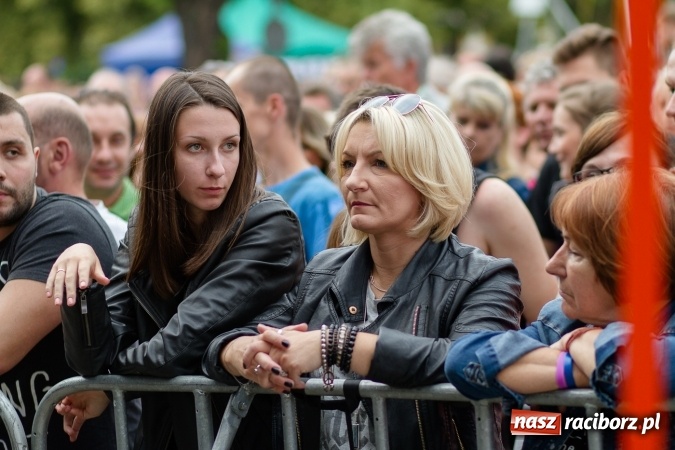 Zdjęcie w galerii na portalu naszraciborz.pl: BRACIA i gościnnie Krzysztof Cugowski na finał Dni Raciborza 2016 FOTO wiadomości z regionu