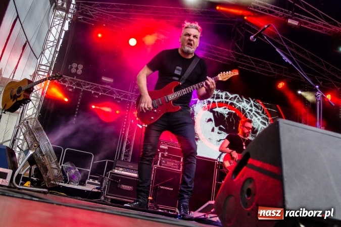 Zdjęcie w galerii na portalu naszraciborz.pl: BRACIA i gościnnie Krzysztof Cugowski na finał Dni Raciborza 2016 FOTO wiadomości z regionu