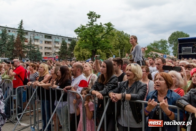 Zdjęcie w galerii na portalu naszraciborz.pl: BRACIA i gościnnie Krzysztof Cugowski na finał Dni Raciborza 2016 FOTO wiadomości z regionu