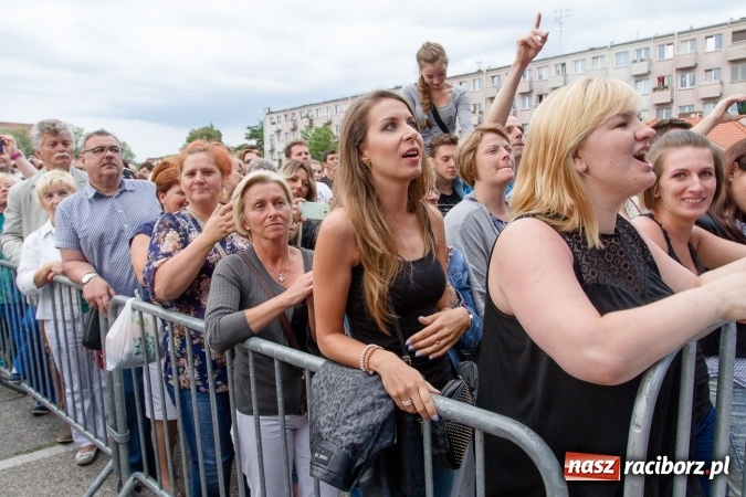 Zdjęcie w galerii na portalu naszraciborz.pl: BRACIA i gościnnie Krzysztof Cugowski na finał Dni Raciborza 2016 FOTO wiadomości z regionu