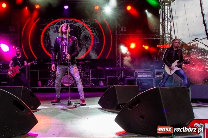 Zdjęcie w galerii na portalu naszraciborz.pl: BRACIA i gościnnie Krzysztof Cugowski na finał Dni Raciborza 2016 FOTO wiadomości z regionu