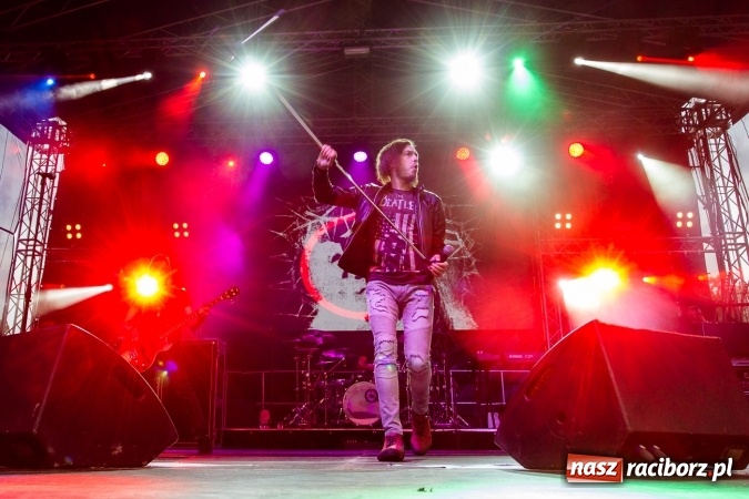 Zdjęcie w galerii na portalu naszraciborz.pl: BRACIA i gościnnie Krzysztof Cugowski na finał Dni Raciborza 2016 FOTO wiadomości z regionu