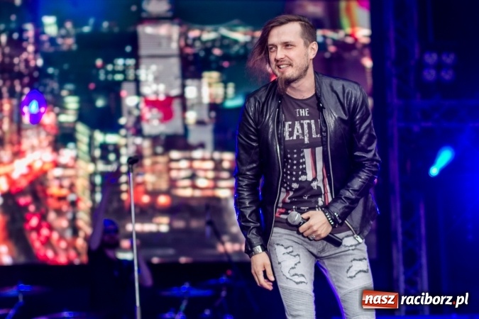 Zdjęcie w galerii na portalu naszraciborz.pl: BRACIA i gościnnie Krzysztof Cugowski na finał Dni Raciborza 2016 FOTO wiadomości z regionu