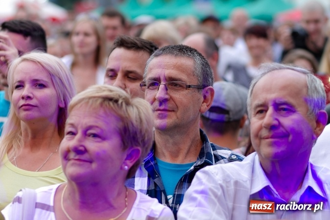 Zdjęcie w galerii na portalu naszraciborz.pl: BRACIA i gościnnie Krzysztof Cugowski na finał Dni Raciborza 2016 FOTO wiadomości z regionu