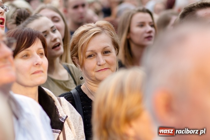 Zdjęcie w galerii na portalu naszraciborz.pl: BRACIA i gościnnie Krzysztof Cugowski na finał Dni Raciborza 2016 FOTO wiadomości z regionu