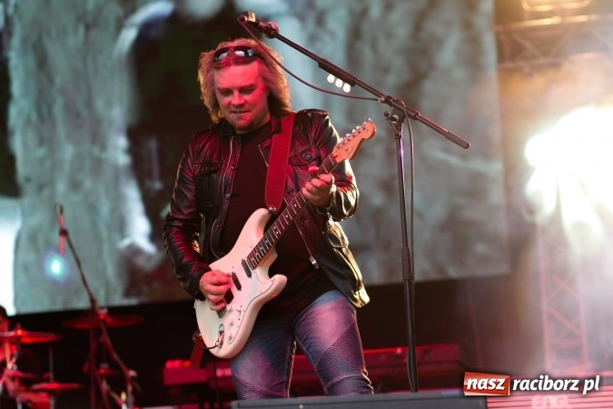 Zdjęcie w galerii na portalu naszraciborz.pl: BRACIA i gościnnie Krzysztof Cugowski na finał Dni Raciborza 2016 FOTO wiadomości z regionu