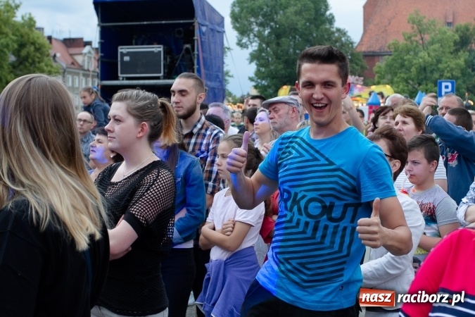 Zdjęcie w galerii na portalu naszraciborz.pl: BRACIA i gościnnie Krzysztof Cugowski na finał Dni Raciborza 2016 FOTO wiadomości z regionu