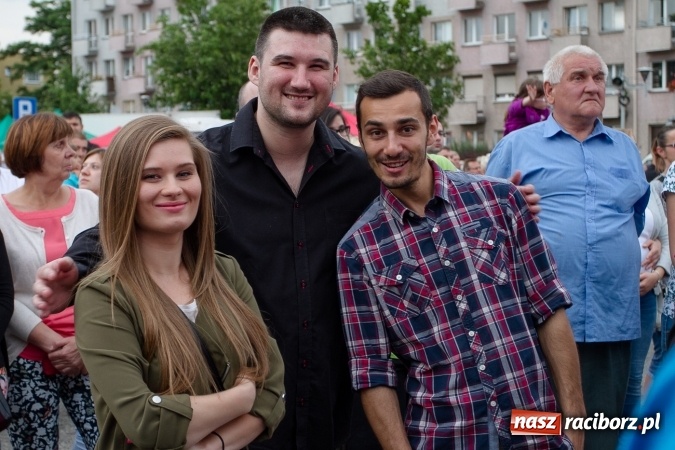 Zdjęcie w galerii na portalu naszraciborz.pl: BRACIA i gościnnie Krzysztof Cugowski na finał Dni Raciborza 2016 FOTO wiadomości z regionu