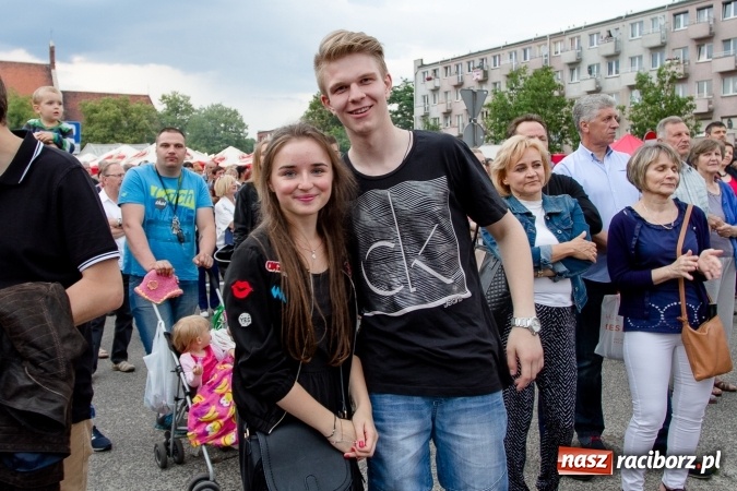 Zdjęcie w galerii na portalu naszraciborz.pl: BRACIA i gościnnie Krzysztof Cugowski na finał Dni Raciborza 2016 FOTO wiadomości z regionu