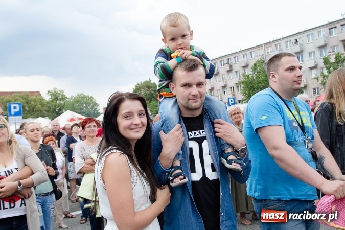 Zdjęcie w galerii na portalu naszraciborz.pl: BRACIA i gościnnie Krzysztof Cugowski na finał Dni Raciborza 2016 FOTO wiadomości z regionu
