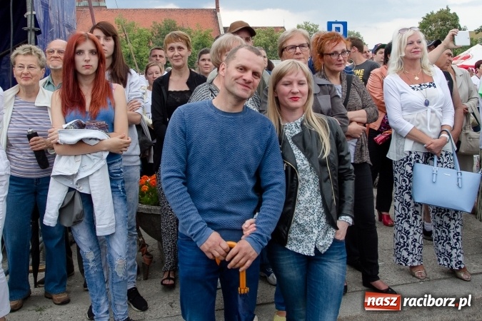Zdjęcie w galerii na portalu naszraciborz.pl: BRACIA i gościnnie Krzysztof Cugowski na finał Dni Raciborza 2016 FOTO wiadomości z regionu