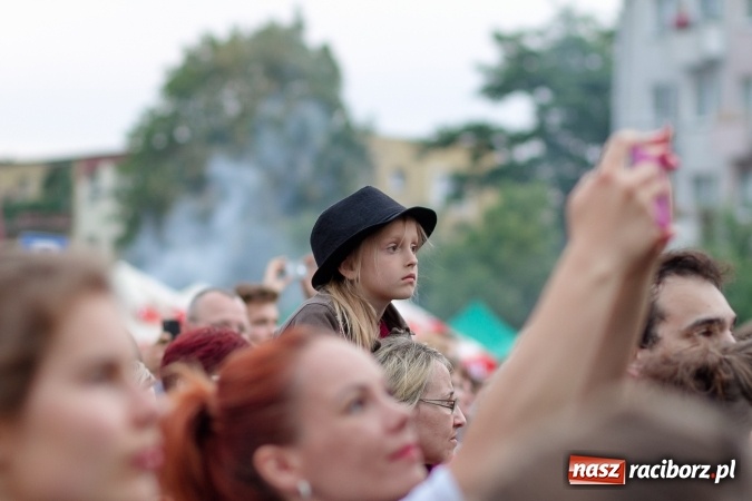 Zdjęcie w galerii na portalu naszraciborz.pl: BRACIA i gościnnie Krzysztof Cugowski na finał Dni Raciborza 2016 FOTO wiadomości z regionu