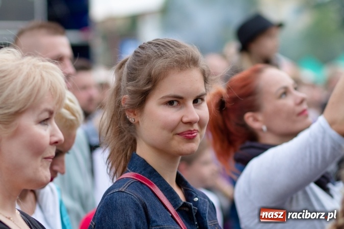 Zdjęcie w galerii na portalu naszraciborz.pl: BRACIA i gościnnie Krzysztof Cugowski na finał Dni Raciborza 2016 FOTO wiadomości z regionu