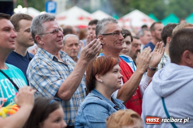 Zdjęcie w galerii na portalu naszraciborz.pl: BRACIA i gościnnie Krzysztof Cugowski na finał Dni Raciborza 2016 FOTO wiadomości z regionu