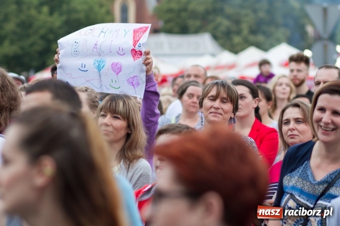 Zdjęcie w galerii na portalu naszraciborz.pl: BRACIA i gościnnie Krzysztof Cugowski na finał Dni Raciborza 2016 FOTO wiadomości z regionu