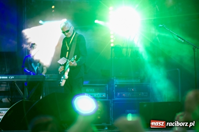 Zdjęcie w galerii na portalu naszraciborz.pl: BRACIA i gościnnie Krzysztof Cugowski na finał Dni Raciborza 2016 FOTO wiadomości z regionu