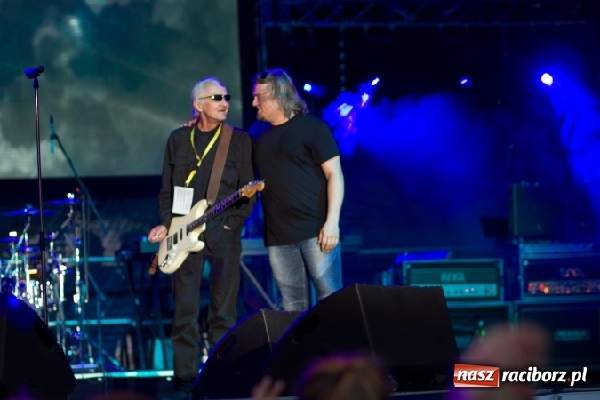 Zdjęcie w galerii na portalu naszraciborz.pl: BRACIA i gościnnie Krzysztof Cugowski na finał Dni Raciborza 2016 FOTO wiadomości z regionu