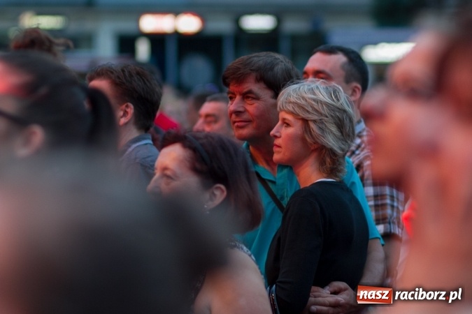Zdjęcie w galerii na portalu naszraciborz.pl: BRACIA i gościnnie Krzysztof Cugowski na finał Dni Raciborza 2016 FOTO wiadomości z regionu
