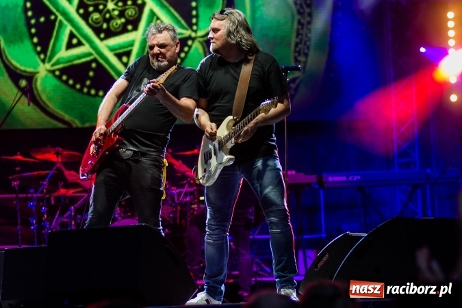 Zdjęcie w galerii na portalu naszraciborz.pl: BRACIA i gościnnie Krzysztof Cugowski na finał Dni Raciborza 2016 FOTO wiadomości z regionu