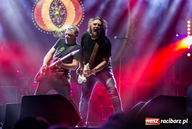 Zdjęcie w galerii na portalu naszraciborz.pl: BRACIA i gościnnie Krzysztof Cugowski na finał Dni Raciborza 2016 FOTO wiadomości z regionu