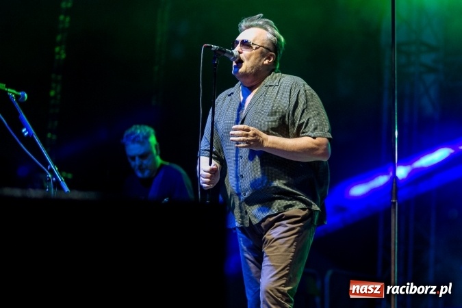 Zdjęcie w galerii na portalu naszraciborz.pl: BRACIA i gościnnie Krzysztof Cugowski na finał Dni Raciborza 2016 FOTO wiadomości z regionu