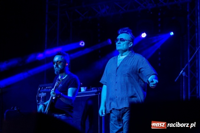 Zdjęcie w galerii na portalu naszraciborz.pl: BRACIA i gościnnie Krzysztof Cugowski na finał Dni Raciborza 2016 FOTO wiadomości z regionu