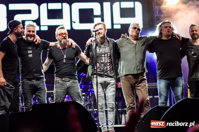 Zdjęcie w galerii na portalu naszraciborz.pl: BRACIA i gościnnie Krzysztof Cugowski na finał Dni Raciborza 2016 FOTO wiadomości z regionu