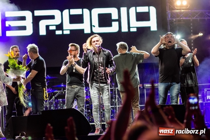 Zdjęcie w galerii na portalu naszraciborz.pl: BRACIA i gościnnie Krzysztof Cugowski na finał Dni Raciborza 2016 FOTO wiadomości z regionu