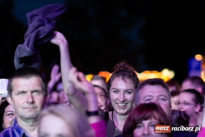 Zdjęcie w galerii na portalu naszraciborz.pl: BRACIA i gościnnie Krzysztof Cugowski na finał Dni Raciborza 2016 FOTO wiadomości z regionu