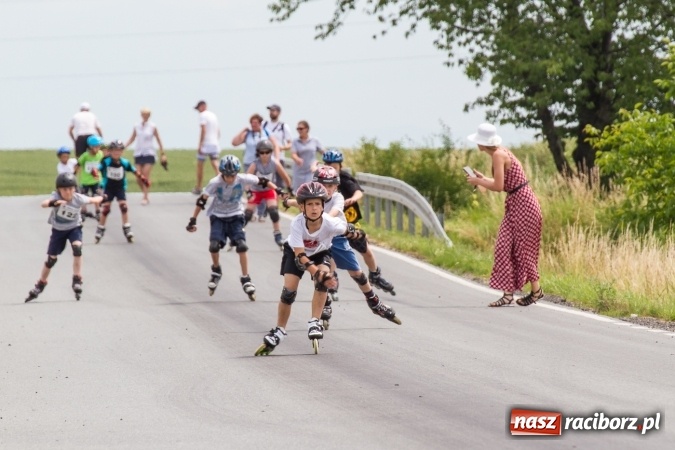 Zdjęcie w galerii na portalu naszraciborz.pl: VI Ogólnopolski Bieg na Łyżworolkach w Modzurowie wiadomości z regionu