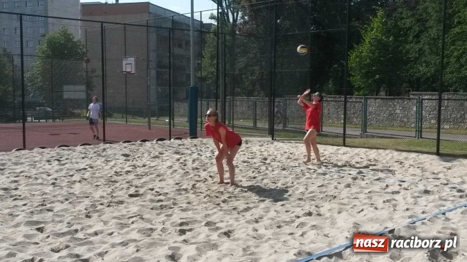 Zdjęcie w galerii na portalu naszraciborz.pl: Kolejny sukces siatkarek z Gimnazjum nr 5!  wiadomości z regionu