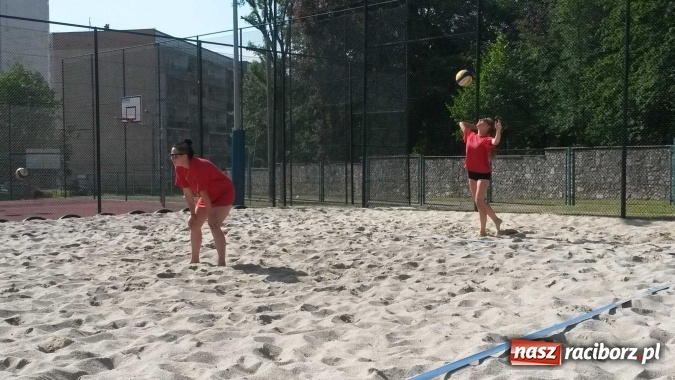 Zdjęcie w galerii na portalu naszraciborz.pl: Kolejny sukces siatkarek z Gimnazjum nr 5!  wiadomości z regionu