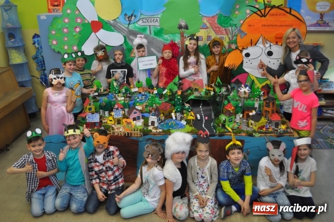 Zdjęcie w galerii na portalu naszraciborz.pl: Tysiąc prac w konkursie, dwa pierwsze miejsca dla Nędzy! wiadomości z regionu