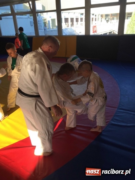 Zdjęcie w galerii na portalu naszraciborz.pl: Olimpijczyk z wizytą w klubie Łamator  wiadomości z regionu