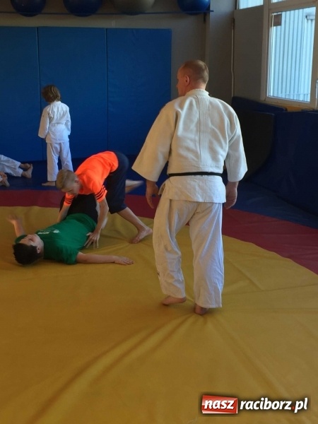 Zdjęcie w galerii na portalu naszraciborz.pl: Olimpijczyk z wizytą w klubie Łamator  wiadomości z regionu