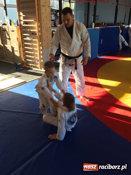 Zdjęcie w galerii na portalu naszraciborz.pl: Olimpijczyk z wizytą w klubie Łamator  wiadomości z regionu