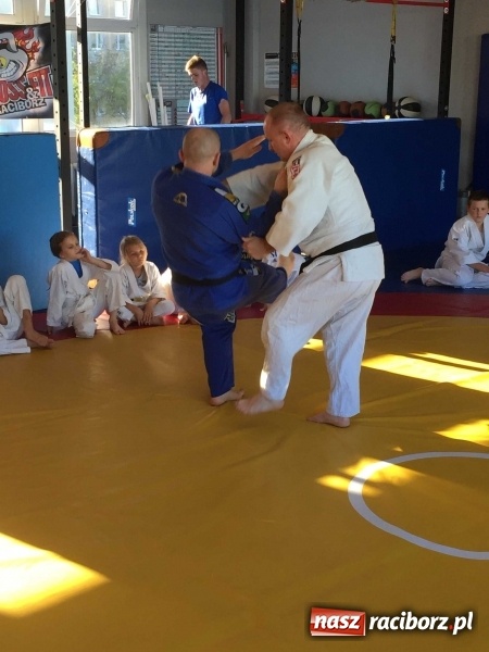 Zdjęcie w galerii na portalu naszraciborz.pl: Olimpijczyk z wizytą w klubie Łamator  wiadomości z regionu