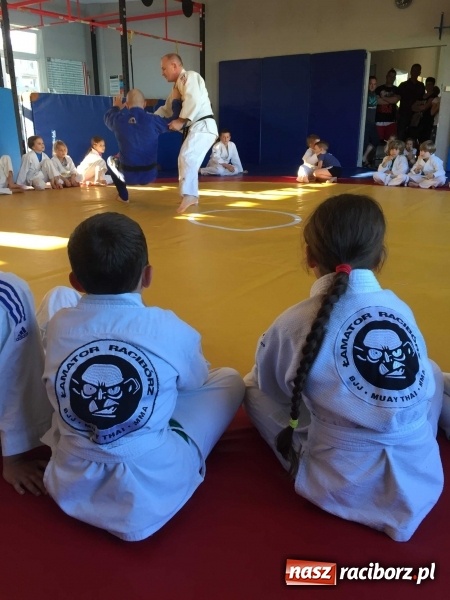 Zdjęcie w galerii na portalu naszraciborz.pl: Olimpijczyk z wizytą w klubie Łamator  wiadomości z regionu