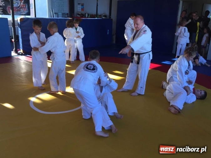 Zdjęcie w galerii na portalu naszraciborz.pl: Olimpijczyk z wizytą w klubie Łamator  wiadomości z regionu