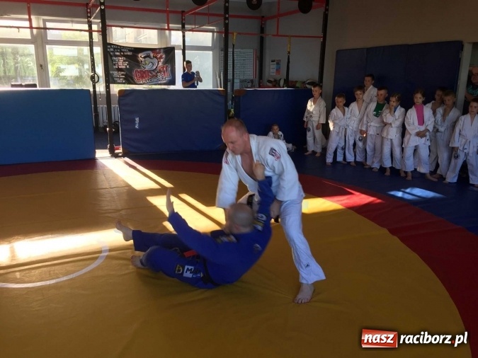 Zdjęcie w galerii na portalu naszraciborz.pl: Olimpijczyk z wizytą w klubie Łamator  wiadomości z regionu